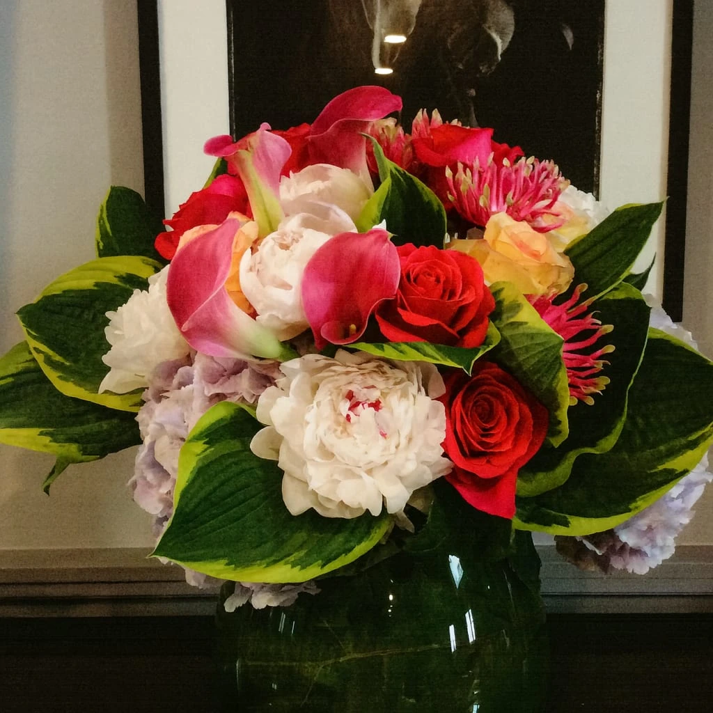 Bouquet luxueux de pivoines et callas